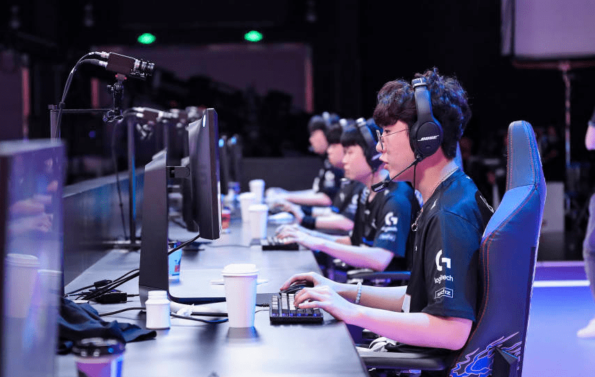 包含SHR碾压TSM，369操刀奇招英雄翻盘焦点之战淘汰赛，技惊四座的词条