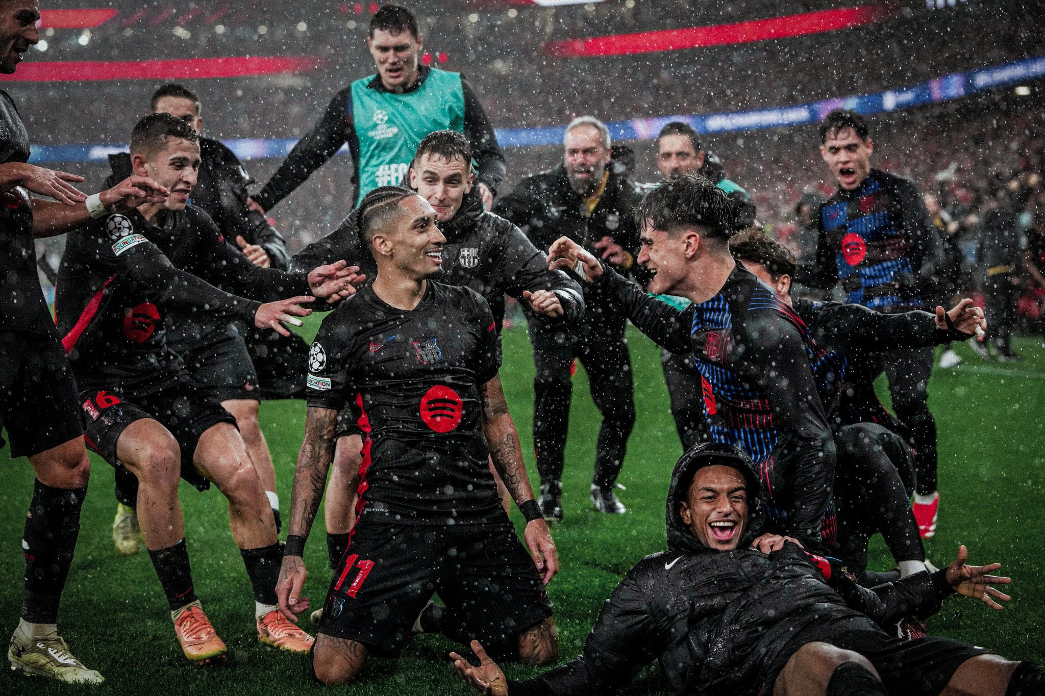 巴萨临场调整灵活,奇招频出战胜对手!的简单介绍 巴萨临场调整灵活,奇招频出战胜对手!的简单介绍