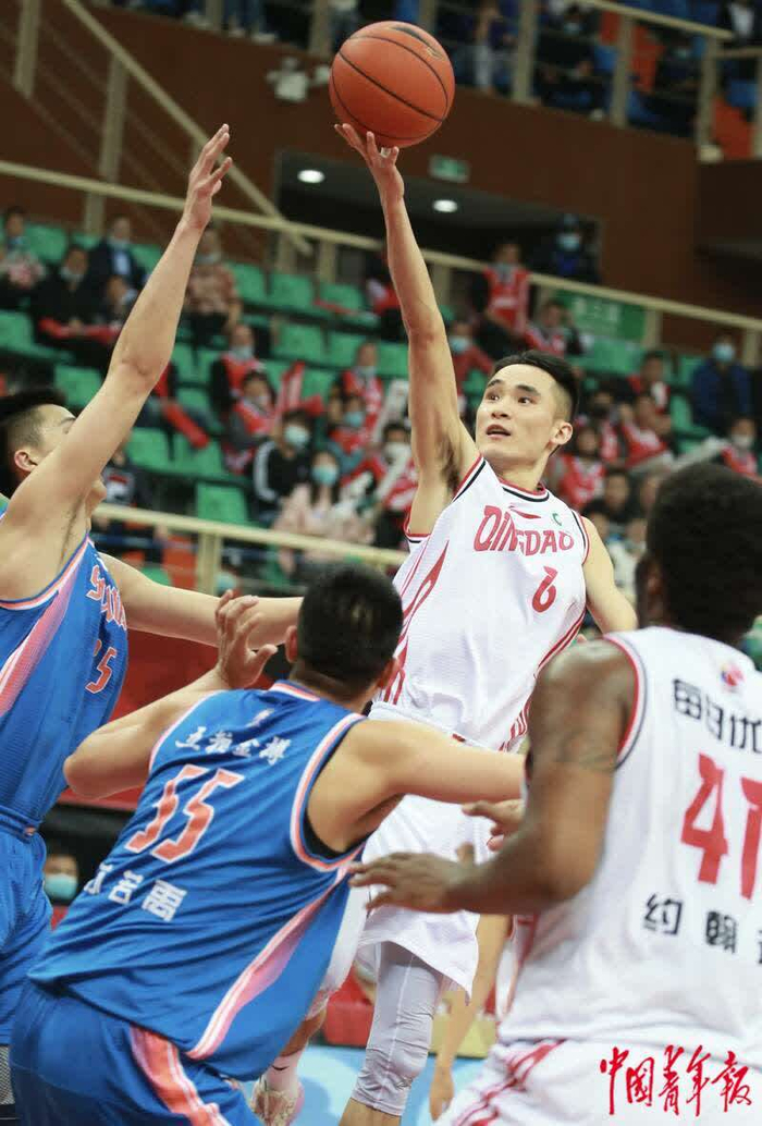 关于中国队险胜韩国队，黄鸭组合状态火热的信息