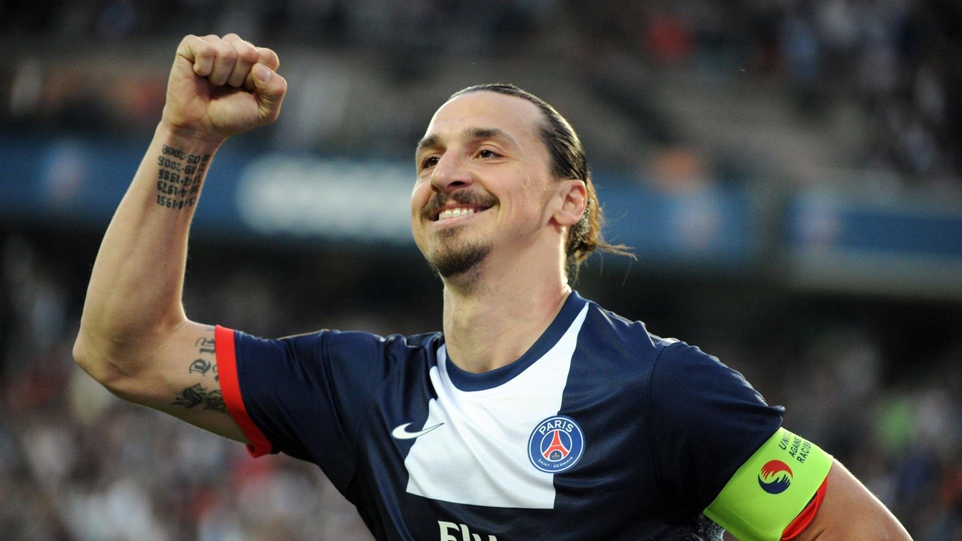 绿茵荧幕上的英雄诗篇，当阿克在英格兰对阵突尼斯的战场改写结局