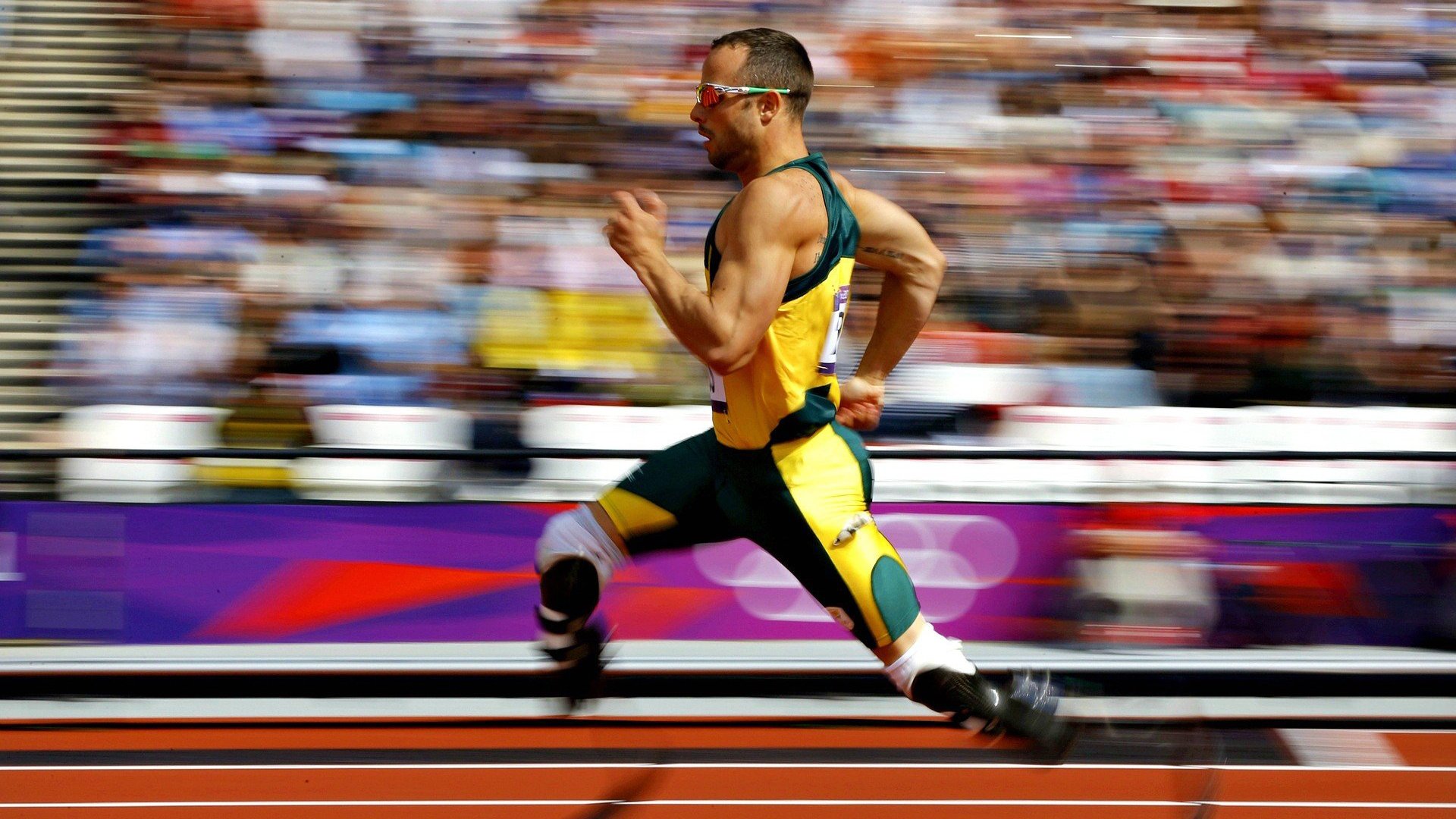 跨界狂想曲，喀麦隆足球爆冷胜米兰，法比尼奥F1揭幕战上演逆天接管